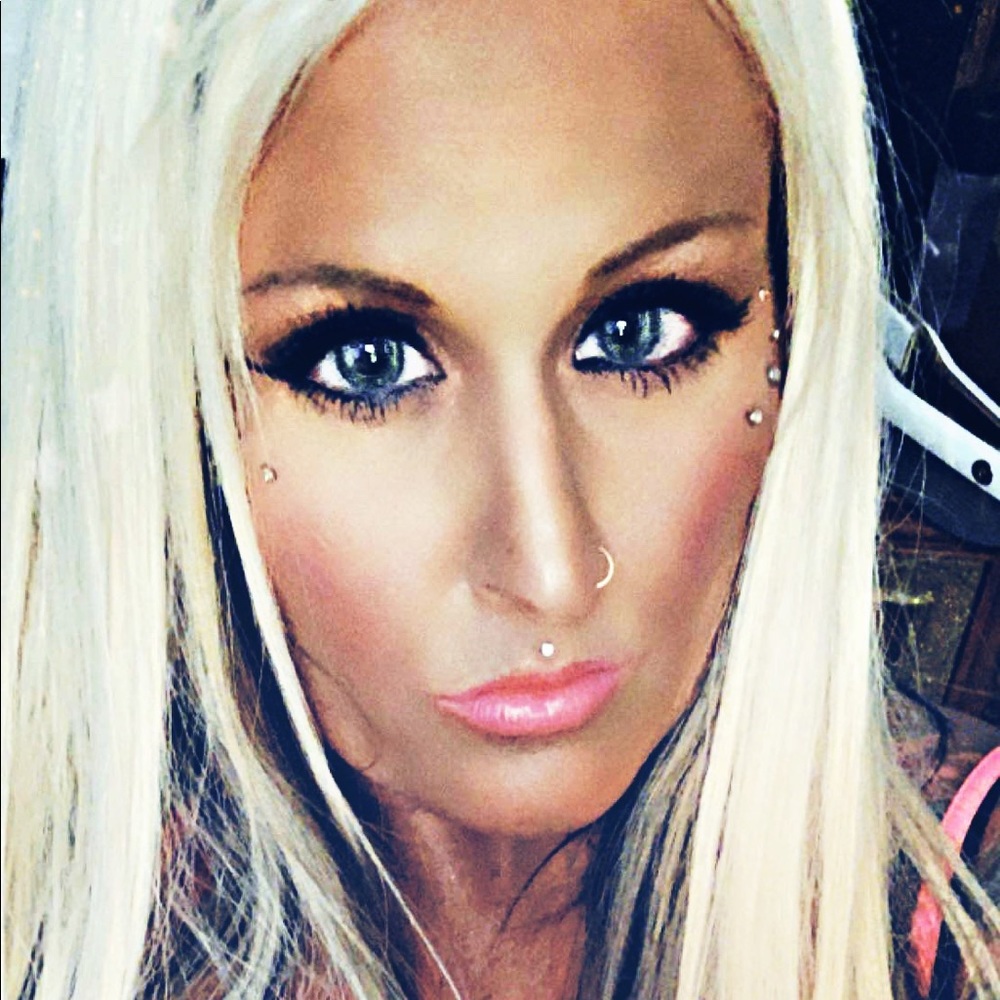 Meet your Posher, Melissa